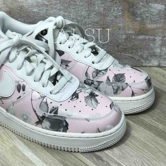 Nike Air Force 1 LXX Summit White Flowers AUTHENTI - Picture 2 of 7
